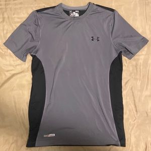 Grey/black Under Armour shirt (S)